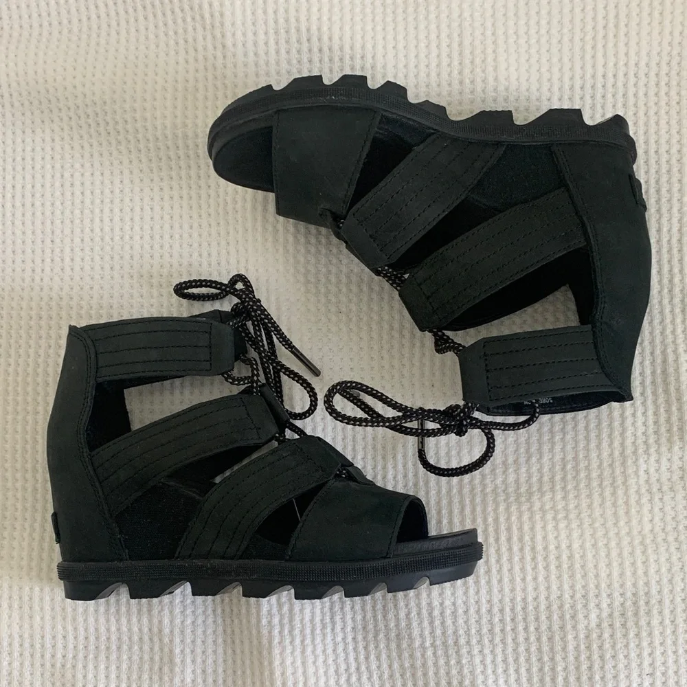Sorel Women's Black Joanie Strappy Sandals. - Picture 2 of 9